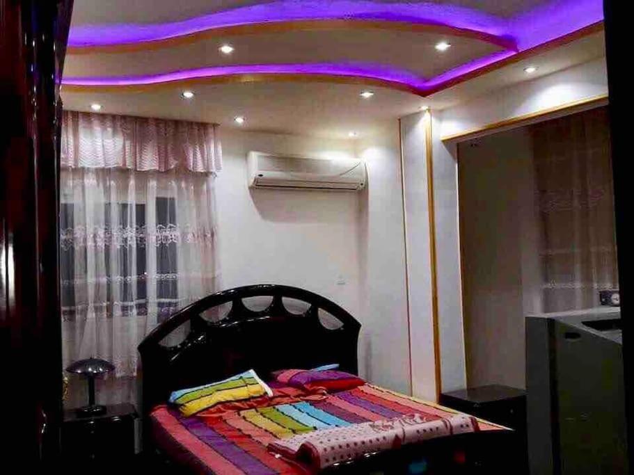 Fully Furnished With Appliances & Essentials Apartment *