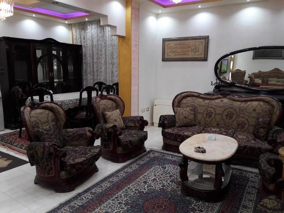 Fully Furnished With Appliances & Essentials Apartment
